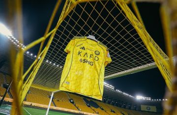 رونالدو يقود النصر ضد الخليج بعد لقاء ترامب..  التشكيلة والقنوات الناقلة