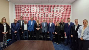 ألمانيا تعتزم الانضمام للمركز الدولي لضوء السنكرترون كعضو مشارك ألمانيا تعتزم الانضمام للمركز الدولي لضوء السنكرترون كعضو مشارك