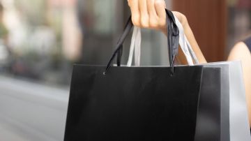 الصناعة والتجارة تشدد الرقابة على الجمعة البيضاء وتحذر من التنزيلات الوهمية