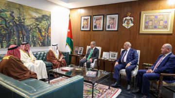 رئيس الوزراء يلتقي رئيس مجلس الشورى البحريني رئيس الوزراء يلتقي رئيس مجلس الشورى البحريني