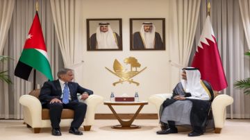 رئيس الوزراء يلتقي رئيس مجلس الوزراء ووزير الخارجية القطري في الدوحة رئيس الوزراء يلتقي رئيس مجلس الوزراء ووزير الخارجية القطري في الدوحة