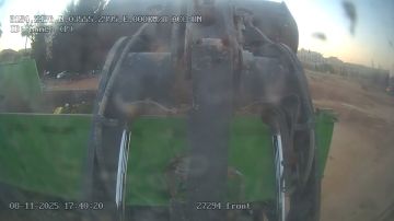 بالصور...أمانة عمان توضح تفاصيل حادثة تفريغ حاوية تحتوي على فحم مشتعل