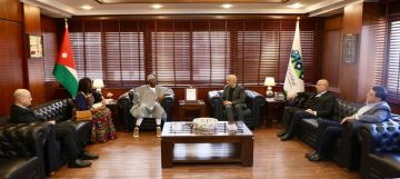  تجارة عمان تبحث العلاقات الاقتصادية مع بنين