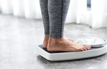 طرق بسيطة للتمييز بين زيادة الوزن واحتباس السوائل في الجسم