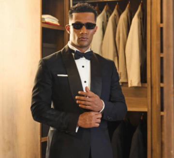 محمد رمضان ينهار في جنازة والده بغياب نجوم الفن