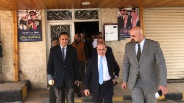 وزير الإدارة المحلية يتفقد بلدية برما في جرش وزير الإدارة المحلية يتفقد بلدية برما في جرش