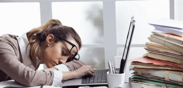 النعاس المفرط علامة تعب أم مشكلة صحية؟