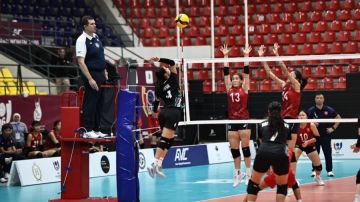 منتخب الناشئات للكرة الطائرة يخسر أمام هونغ كونغ منتخب الناشئات للكرة الطائرة يخسر أمام هونغ كونغ