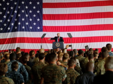 ديمقراطيون يدعون الجيش الأميركي لعصيان ترمب