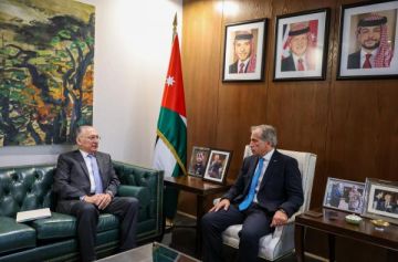 رئيس الوزراء يوجه الوزراء المعنيين بالتعاون الكامل مع الهيئة حول أي قضايا تتعلق بالمستثمرين رئيس الوزراء يوجه الوزراء المعنيين بالتعاون الكامل مع الهيئة حول أي قضايا تتعلق بالمستثمرين