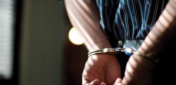 مشادة كلامية وسب وقذف .. اعتقال فنان شهير بسبب خلاف على أولوية مرور