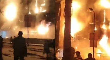 حريق هائل يلتهم مولا شهيرا في مصر