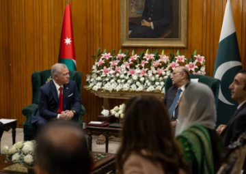 الملك والرئيس الباكستاني يعقدان مباحثات في إسلام آباد الملك والرئيس الباكستاني يعقدان مباحثات في إسلام آباد