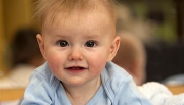 ملامح مثالية مقابل 10 آلاف دولار .. إعلانات صادمة لتعديل الأطفال جينيا في نيويورك