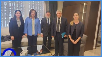 وزير النقل يلتقي مع وفد من منظمة التعاون الاقتصادي