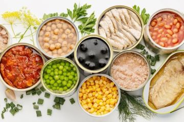 أطعمة معلبة يجب أن تكون في بيتك