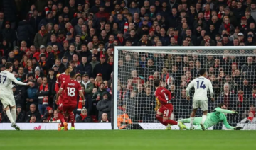 ليفربول يسقط بثلاثية في أنفيلد .. ومطالب باقالة سلوت