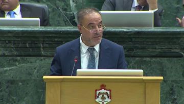 وزير المالية يوضح أسباب وصول المديونية إلى 46 مليار دينار: تاريخ من الأزمات والالتزامات الوطنية وزير المالية يوضح أسباب وصول المديونية إلى 46 مليار دينار: تاريخ من الأزمات والالتزامات الوطنية