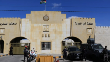 ضبط مخدرات في منزل اردني وآخر يبيع الحشيش لرجل امن سري .. والقضاء يقول كلمته ضبط مخدرات في منزل اردني وآخر يبيع الحشيش لرجل امن سري .. والقضاء يقول كلمته