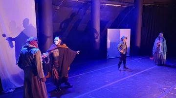 عرض مسرحية النهر لن يفصلني عنك في المركز الثقافي الملكي عرض مسرحية النهر لن يفصلني عنك في المركز الثقافي الملكي