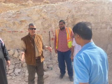 الخرابشة يتفقد التنقيب عن الفوسفات في الريشة الخرابشة يتفقد التنقيب عن الفوسفات في الريشة