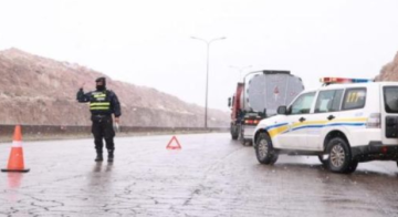الدوريات الخارجية تؤكد: جميع طرق المملكة سالكة وتدعو لأخذ الحيطة واتباع الإرشادات