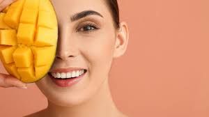 المانجو للبشرة الدهنية: فوائد طبيعية وروتين عناية فعال