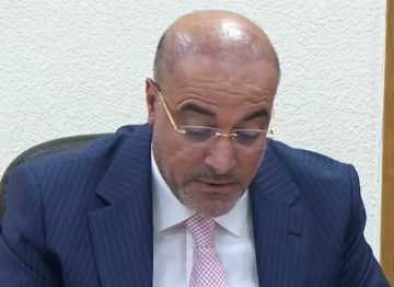 وزير المالية: النواب بشاغبوا - فيديو