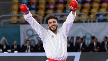 الجعفري يحرز الميدالية البرونزية ببطولة العالم للكراتيه الجعفري يحرز الميدالية البرونزية ببطولة العالم للكراتيه