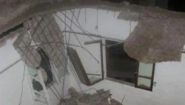 العراق: تحقيق عاجل بعد انهيار سقف فصل مدرسي وإصابة طالب - فيديو