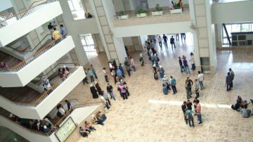 انفجار عبوة كيميائية يودي بحياة فني بجامعة دمشق