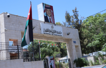 الحكومة تعلن إنشاء 19 مدرسة جديدة لخدمة 12 ألف طالب ضمن مشروع المسؤولية المجتمعية