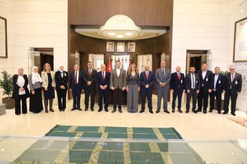 الشرق الأوسط تكرم عددا من منتسبيها السابقين لأدوارهم الإيجابية الفاعلة الشرق الأوسط تكرم عددا من منتسبيها السابقين لأدوارهم الإيجابية الفاعلة