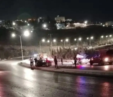 تدهور مركبة على شارع الستين في السلط