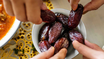 فوائد مذهلة .. لماذا يجب أن تبدأ يومك بتمرتين؟ فوائد مذهلة .. لماذا يجب أن تبدأ يومك بتمرتين؟