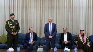 مندوبا عن الملك وولي العهد...العيسوي يعزي البريزات وظاظا مندوبا عن الملك وولي العهد...العيسوي يعزي البريزات وظاظا