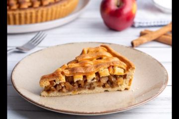 طريقة عمل فطيرة التفاح بالقرفة والمكسرات