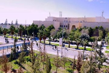 إنهاء خدمة مدرسة في جامعة آل البيت بعد منشورات تنتقد فيها إدارة الجامعة