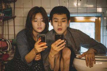 السينما الكورية الصاعدة.. من يصنع الحلم ومن يسمح له بعرضه؟ السينما الكورية الصاعدة.. من يصنع الحلم ومن يسمح له بعرضه؟