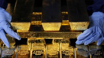 الذهب يشتعل مجددا .. قفزة تدفع الأوقية لتجاوز حاجز 4130 دولارا