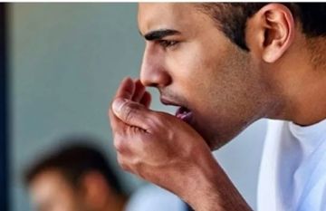 لماذا يكون الفم كريه الرائحة صباحا ومتى يكون خطيرا؟