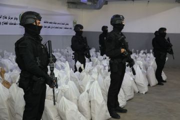 الأمن العام يتلف كميات كبيرة من المواد المخدرة .. صور وتفاصيل الأمن العام يتلف كميات كبيرة من المواد المخدرة .. صور وتفاصيل