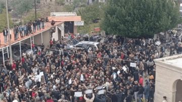 الرئيس الشرع يدعو السوريين للنزول إلى الشوارع احتفالا بذكری سقوط النظام السابق