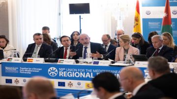 وزراء خارجية الاتحاد من أجل المتوسط يقرون رؤية استراتيجية جديدة في الذكرى 30 لعملية برشلونة وزراء خارجية الاتحاد من أجل المتوسط يقرون رؤية استراتيجية جديدة في الذكرى 30 لعملية برشلونة