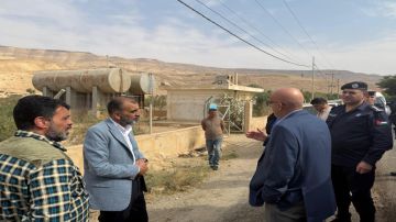 وزير المياه يوعز بزيادة صهاريج المياه وسرعة إنجاز محطة المعالجة في البربيطة وزير المياه يوعز بزيادة صهاريج المياه وسرعة إنجاز محطة المعالجة في البربيطة