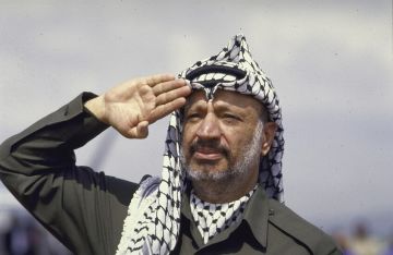 عباس: ماضون على نهج ياسر عرفات حتى تحقيق الحرية والاستقلال عباس: ماضون على نهج ياسر عرفات حتى تحقيق الحرية والاستقلال