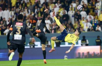 شاهد.. النجم رونالدو يتلألأ في ملعب 