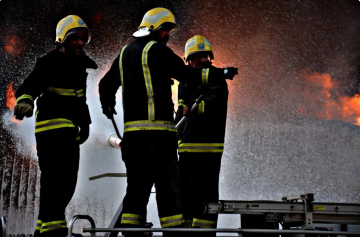 الدفاع المدني ينقذ مواطنا في إربد قبل أن تلتهمه ألسنة النيران