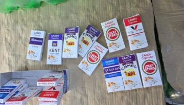 ضبط علكة مخالفة على شكل سجائر واغلاق سوبر ماركت في الرصيفة ضبط علكة مخالفة على شكل سجائر واغلاق سوبر ماركت في الرصيفة