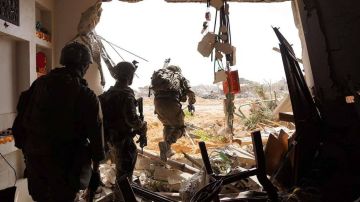 إعلام عبري: الجيش الإسرائيلي يقتل 4 من عناصر المقاومة داخل مدرسة في رفح